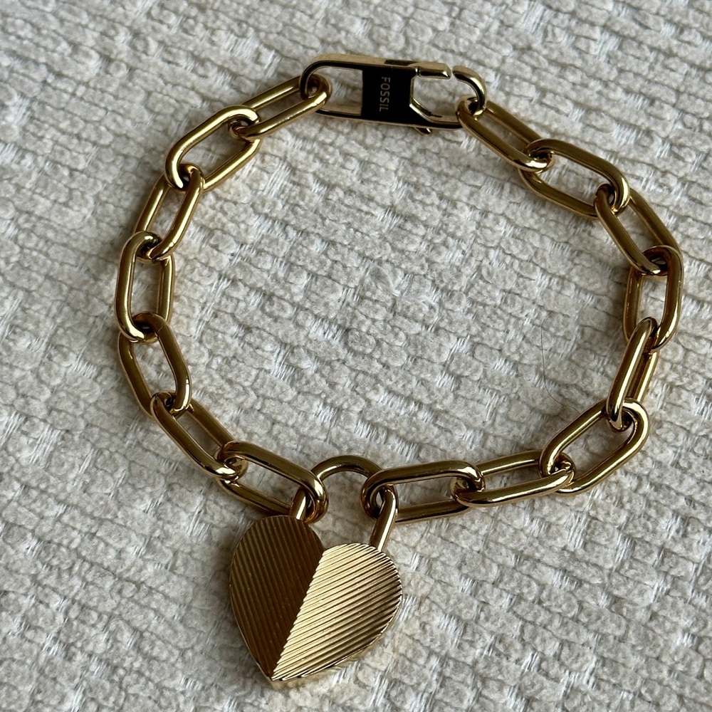 Fossil Harlow Heart Gold-Tone Bracelet